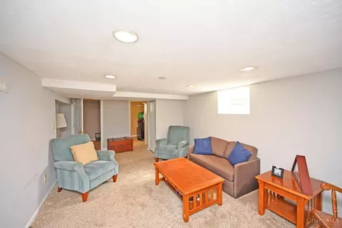 Living - 4822 Laurel Ave, Blue Ash, OH 45242 photo 6 of 6