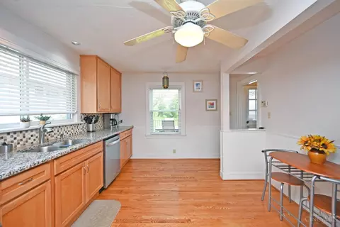Kitchen - 4822 Laurel Ave, Blue Ash, OH 45242 photo 3 of 6