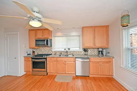 Kitchen - 4822 Laurel Ave, Blue Ash, OH 45242 photo 6 of 6