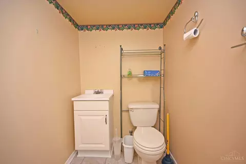 Bath - 4822 Laurel Ave, Blue Ash, OH 45242 photo 5 of 5