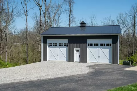 Exterior - 2726 Christopher Dr, Batavia, OH 45103 photo 9 of 14