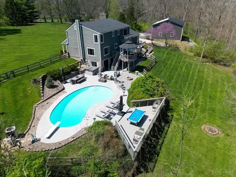 Exterior - 2726 Christopher Dr, Batavia, OH 45103 photo 11 of 14