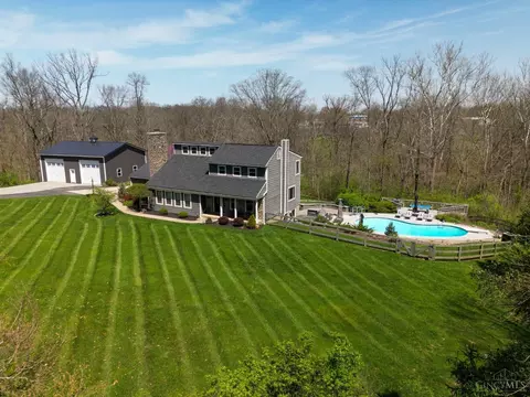 2726 Christopher Dr, Batavia, OH 45103