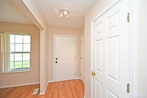 Entry Way - 9629 Fallsridge Ct, Cincinnati, OH 45231 photo 1 of 1