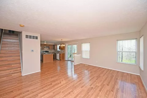 Living - 9629 Fallsridge Ct, Cincinnati, OH 45231 photo 1 of 3