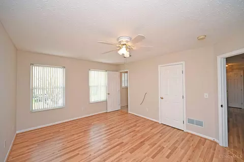 Bedroom - 9629 Fallsridge Ct, Cincinnati, OH 45231 photo 1 of 2