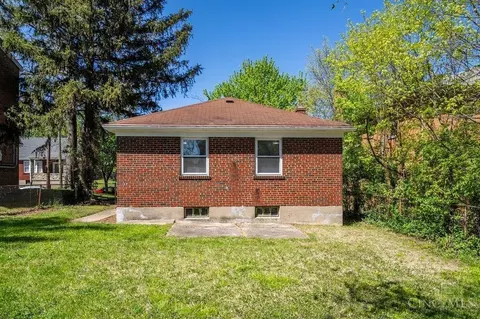 Exterior - 830 Overlook Ave, Cincinnati, OH 45238 photo 7 of 8