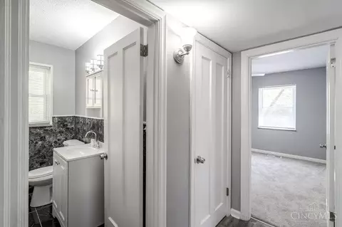 Bath - 830 Overlook Ave, Cincinnati, OH 45238 photo 1 of 3