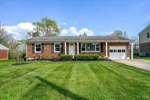 117 Country Club Dr, Oxford, OH 45056