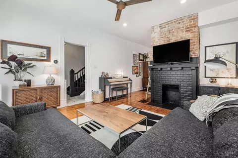 Living - 964 Hatch St, Cincinnati, OH 45202 photo 1 of 8