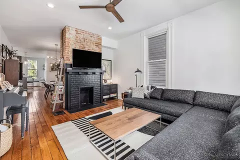 Living - 964 Hatch St, Cincinnati, OH 45202 photo 3 of 8