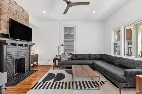 Living - 964 Hatch St, Cincinnati, OH 45202 photo 6 of 8