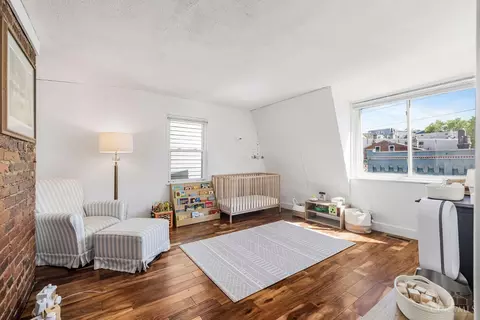 Living - 964 Hatch St, Cincinnati, OH 45202 photo 8 of 8