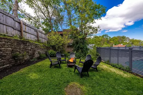 Exterior - 964 Hatch St, Cincinnati, OH 45202 photo 6 of 8