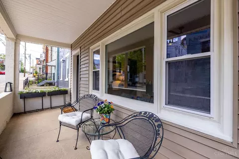 Exterior - 964 Hatch St, Cincinnati, OH 45202 photo 2 of 8