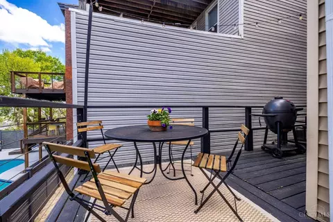 Exterior - 964 Hatch St, Cincinnati, OH 45202 photo 3 of 8