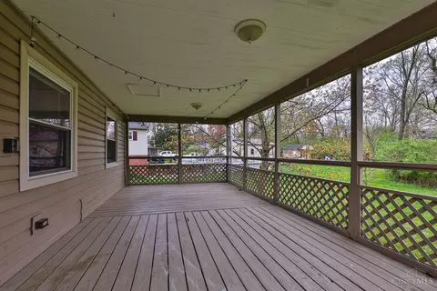 Exterior - 860 Meadow Ridge Dr, Cincinnati, OH 45245 photo 4 of 11