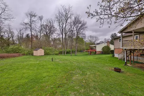 Exterior - 860 Meadow Ridge Dr, Cincinnati, OH 45245 photo 9 of 11