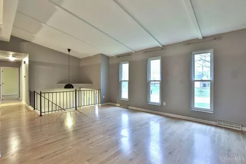Living - 860 Meadow Ridge Dr, Cincinnati, OH 45245 photo 1 of 6