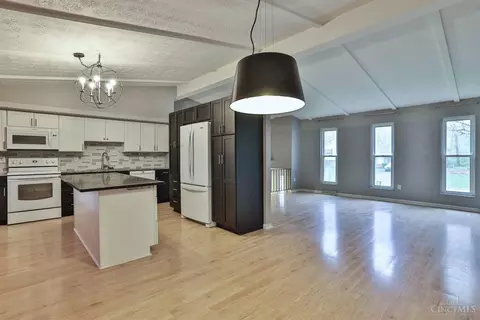 Kitchen - 860 Meadow Ridge Dr, Cincinnati, OH 45245 photo 1 of 3