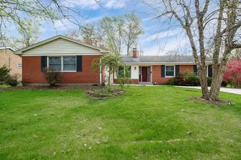 7264 Greenfarms Dr, Cincinnati, OH 45224
