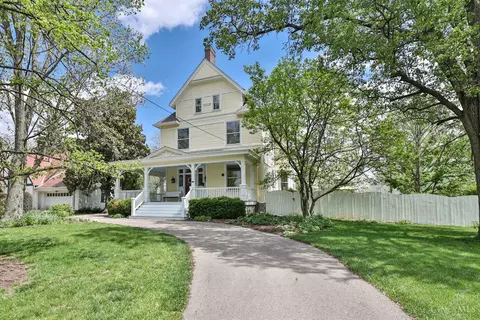 214 Springfield Pike, Wyoming, OH 45215