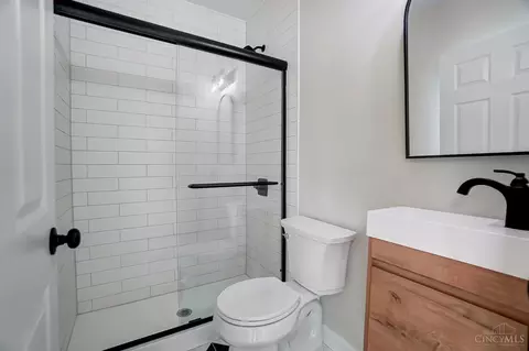 Bath - 6270 Cortelyou Ave, Cincinnati, OH 45213 photo 1 of 6