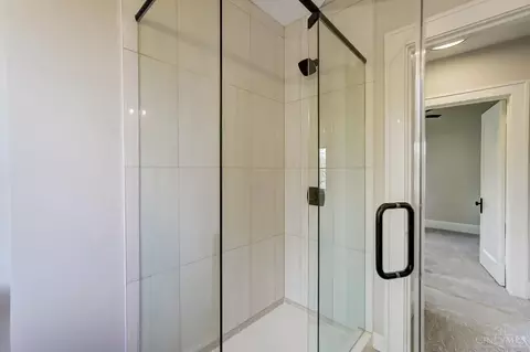 Bath - 6270 Cortelyou Ave, Cincinnati, OH 45213 photo 6 of 6