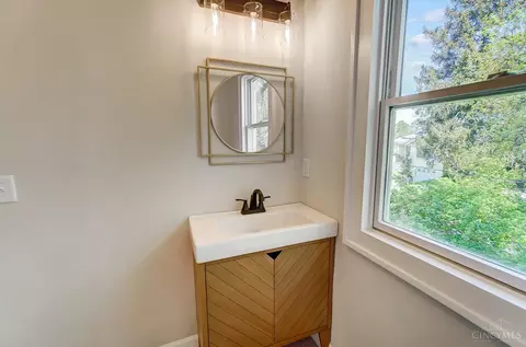 Bath - 6270 Cortelyou Ave, Cincinnati, OH 45213 photo 5 of 6