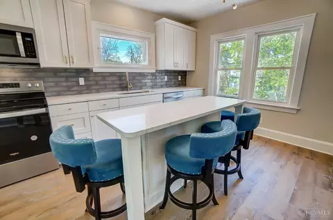 Kitchen - 6270 Cortelyou Ave, Cincinnati, OH 45213 photo 5 of 6