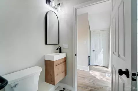Bath - 6270 Cortelyou Ave, Cincinnati, OH 45213 photo 2 of 6