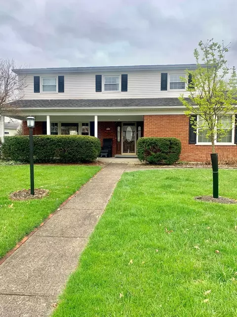 2066 Berrypatch Dr, Cincinnati, OH 45244