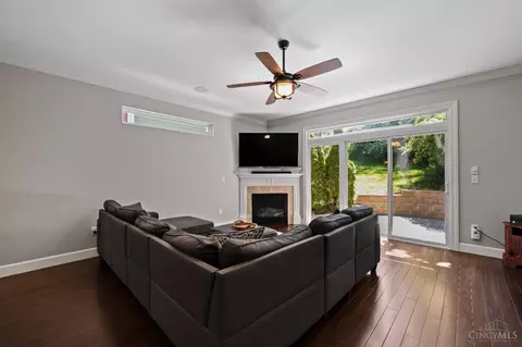 Living - 608 Torrence Ln, Cincinnati, OH 45208 photo 3 of 4
