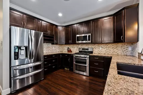 Kitchen - 608 Torrence Ln, Cincinnati, OH 45208 photo 2 of 4