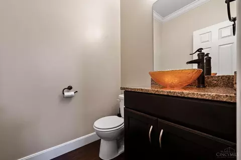 Bath - 608 Torrence Ln, Cincinnati, OH 45208 photo 4 of 5