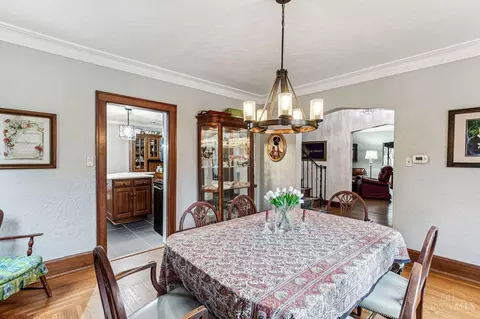 Dining - 1502 Larry Ave, Cincinnati, OH 45224 photo 2 of 2