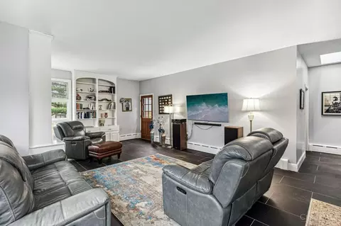 Living - 1502 Larry Ave, Cincinnati, OH 45224 photo 3 of 5
