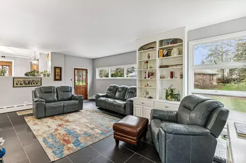 Living - 1502 Larry Ave, Cincinnati, OH 45224 photo 1 of 5