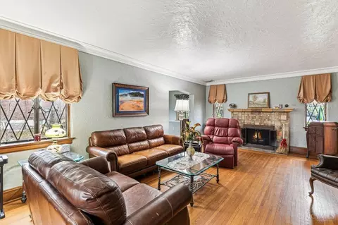 Living - 1502 Larry Ave, Cincinnati, OH 45224 photo 5 of 5