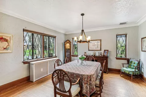 Dining - 1502 Larry Ave, Cincinnati, OH 45224 photo 1 of 2