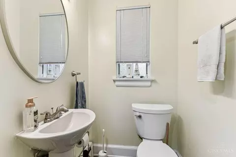Bath - 1502 Larry Ave, Cincinnati, OH 45224 photo 4 of 4