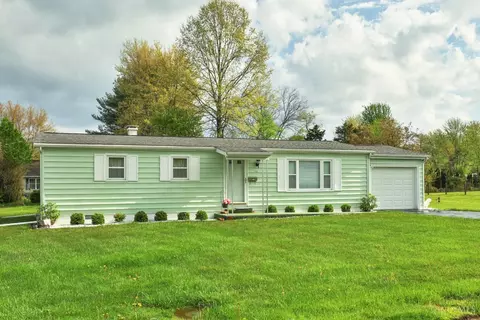 107 Sunset Dr, Bethel, OH 45106