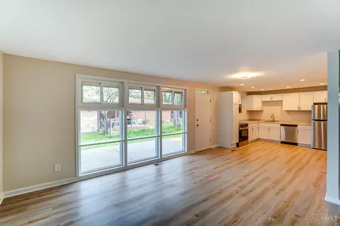Living - 820 Cascade Rd, Forest Park, OH 45240 photo 2 of 3
