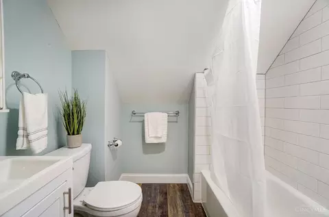 Bath - 1116 Morado Dr, Cincinnati, OH 45238 photo 4 of 5