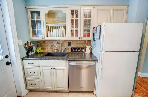 Kitchen - 1116 Morado Dr, Cincinnati, OH 45238 photo 4 of 5