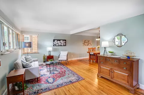 Living - 1116 Morado Dr, Cincinnati, OH 45238 photo 2 of 7