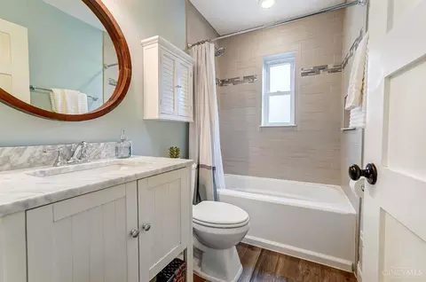 Bath - 1116 Morado Dr, Cincinnati, OH 45238 photo 1 of 5