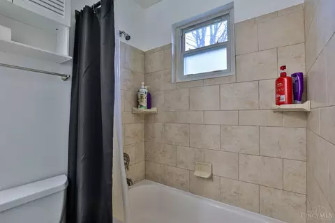 Bath - 794 Hinton Pl, Forest Park, OH 45240 photo 1 of 2