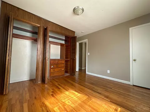 Bedroom - 1846 Ashbrook Dr, Cincinnati, OH 45238 photo 3 of 4