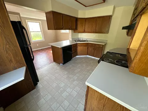 Kitchen - 1846 Ashbrook Dr, Cincinnati, OH 45238 photo 2 of 2